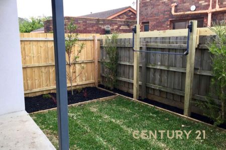 Modern Townhouse Living - Photo 5