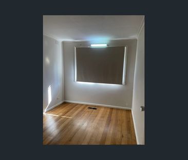 Comfortable 3-Bedroom Home in a Convenient Location - Photo 3