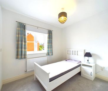 3 bedroom semi-detached house to rent - Photo 6