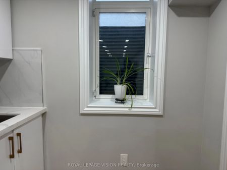 108 Pentland Crescent #Basement - Photo 3