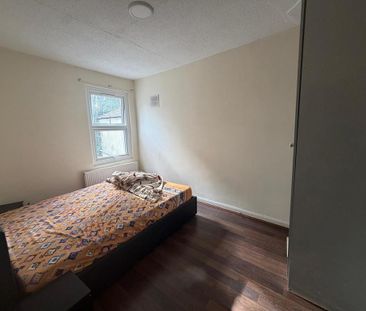 6 bedroom terraced house to rent - Photo 2