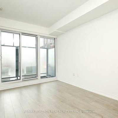 Dundas St E & Jarvis St Luxurious 1Bdrm +Den Near Eaton Centre - Photo 3