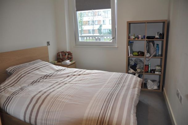 2 bedroom Flat To Let - Photo 1
