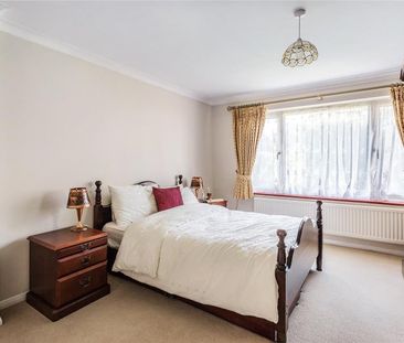 Court Green Heights, Woking - 5 bedrooms Property for lettings - Se... - Photo 5