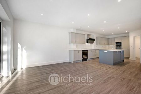 4 bedroom detached house to rent - Photo 5