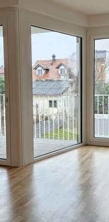 Westseitige Wohnung mit charmanter Loggia und großen Glasflächen | Top 14 | AM SCHULGARTEN - Photo 1