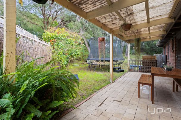 3 Bedroom Home set amongst a native garden. - Photo 1