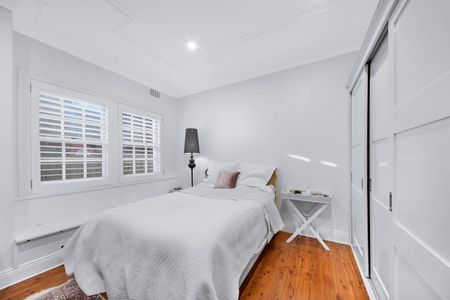 CLASSIC MOSMAN FAMILY HOME - Photo 4