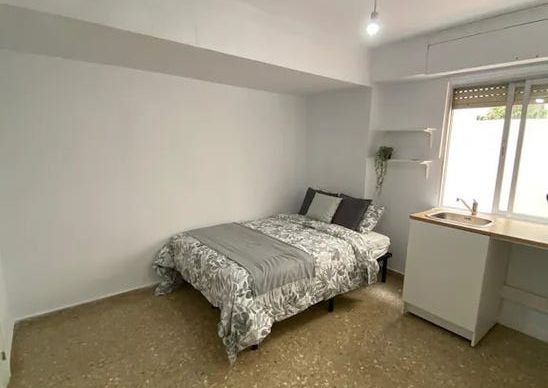 Carrer Joan Lluis Vives, Manises, Valencian Community 46940