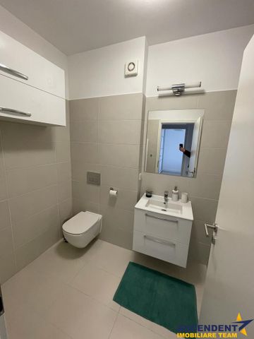 Garsoniera Ultracentrala, de 40 mp, decomandata, cu terasa, mobilata si utilata - Photo 5