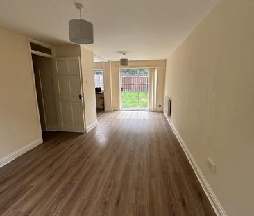 3 bedroom terraced house to rent - Photo 2