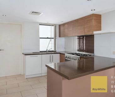 65 Sickle Avenue, Hope Island QLD 4212 - House For Rent | Domain - Photo 1