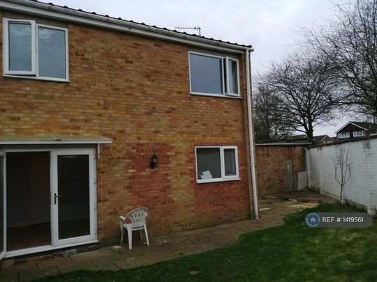 3 bedroom end of terrace house to rent - Photo 1