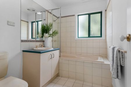 Modern 3 Bedroom Townhouse - Mt Waverley School Zone !!! - Photo 5