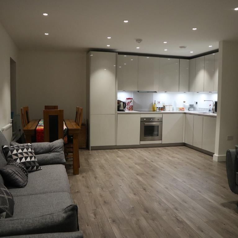 2 Bed Flat, Canaletto Court, NW10 - Photo 1