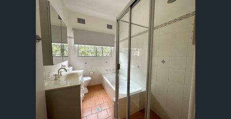 FAMILY HOME ON 1/2 ACRE!! - Photo 5