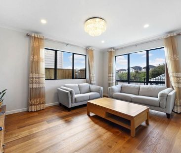 🏡 Modern Comfort in the Heart of Flat Bush - Photo 3