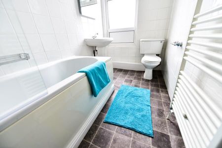 Delph Mount, Woodhouse - Photo 4