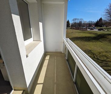 ++ Ihre tolle, neue 3-Raum Wohnung mit Balkon - in schöner, beschau... - Photo 1