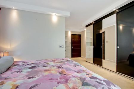 3 bedroom flat to rent - Photo 4