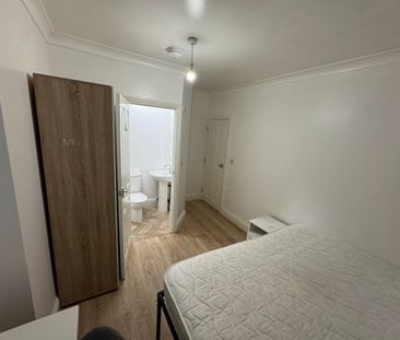 Room in a Shared House, Bedford Place, BN1 - Photo 5