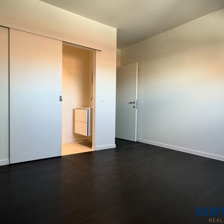 Duplex - Photo 1