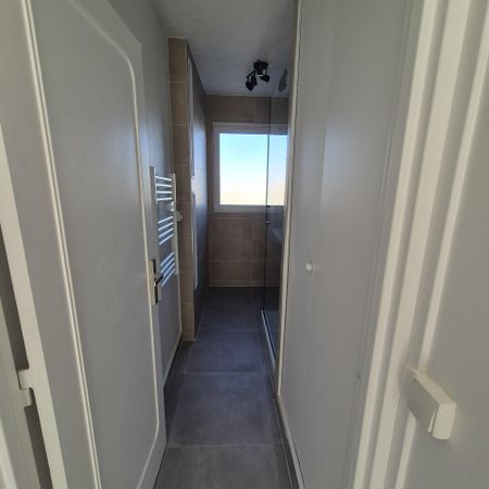 Location Appartement 3 pièces 64m² ST MAUR DES FOSSES 94100 - Photo 3