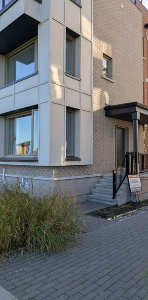 For Lease - 567 Ozawa Private, Manor Park - Cardinal Glen and Area, Ontario - Photo 2