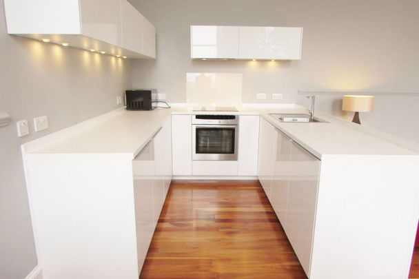 To Let 2 Bed Flat - Photo 1