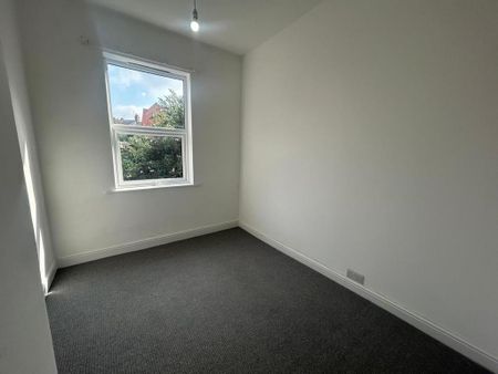 3 bedroom end of terrace house to rent - Photo 3