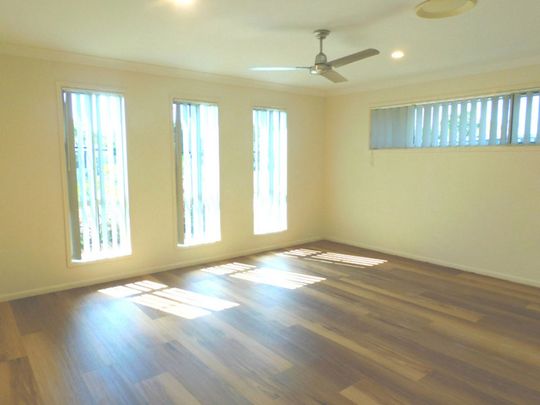 Spacious Family Home close to Blacks Beach - Photo 1