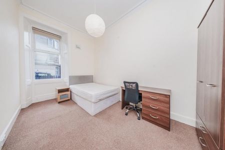 3 bedroom flat to rent - Photo 5