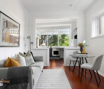 Superb studio in Darlinghurst's Grand `Versailles' Building - Photo 1