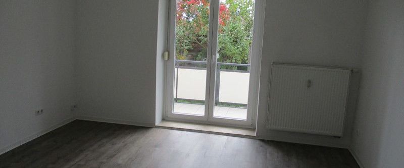 Schöner Wohnen: renovierte 2-Zimmer-Wohnung mit offener Küche und Balkon - Foto 1