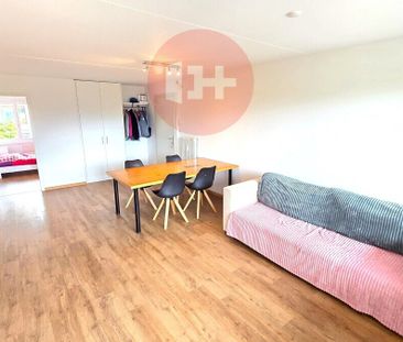 GROSSZÜGIGE, SONNIGE, RUHIGE 4.5 ZIMMER WOHNUNG MIT WEITSICHT!! - Foto 2
