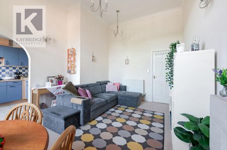 2 bedroom flat to rent - Photo 2