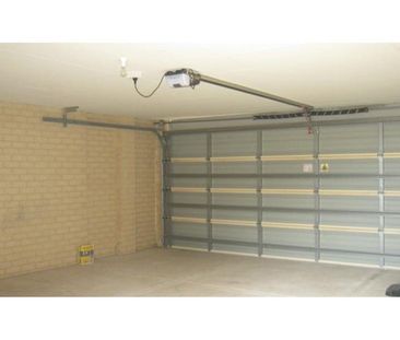 FABULOUS FAMILY HOME - Photo 4