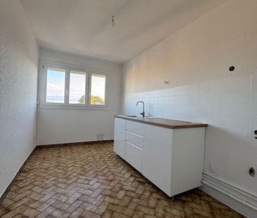Location Appartement 3 pièces 71m² - Photo 2