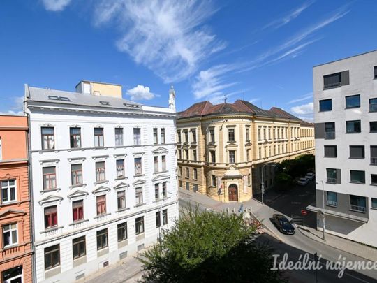 Pronájem bytu 1+kk 28 m2 - Fotografie 1