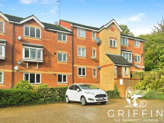 Rookley Court, Linnet Way, Purfleet, RM19 - Photo 1