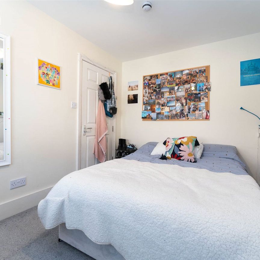 6 bedroom terraced house to rent - Photo 1