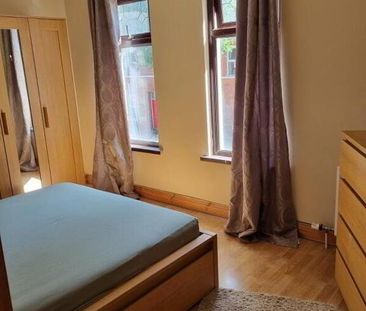 127 Donegall Avenue, Belfast, BT12 6LT - Photo 2
