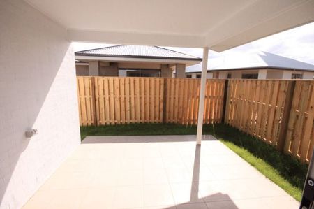 Dream Family Home Awaits at 45 O'Reilly Drive, Coomera – Modern Comfort & Prime Location! - Photo 2