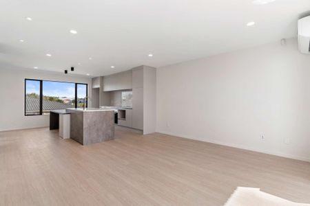 Modern Luxury in Unbeatable Location - Photo 4