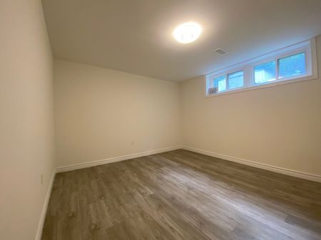 For Lease - 1052 Elgin Street Unit# Lower, Newmarket, Ontario - Photo 4