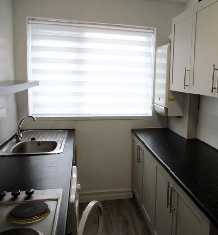 2 bedroom flat to rent - Photo 4