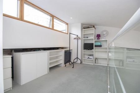 1 bedroom Flat To Let - Photo 3