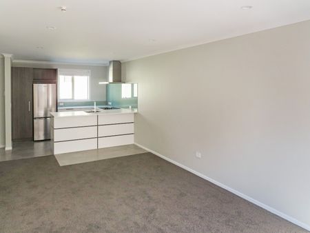 CENTRAL LOWER HUTT LIVING - Photo 3