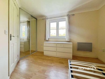 Mitchell House, Coopers Rise, High Wycombe, HP13 - Photo 3