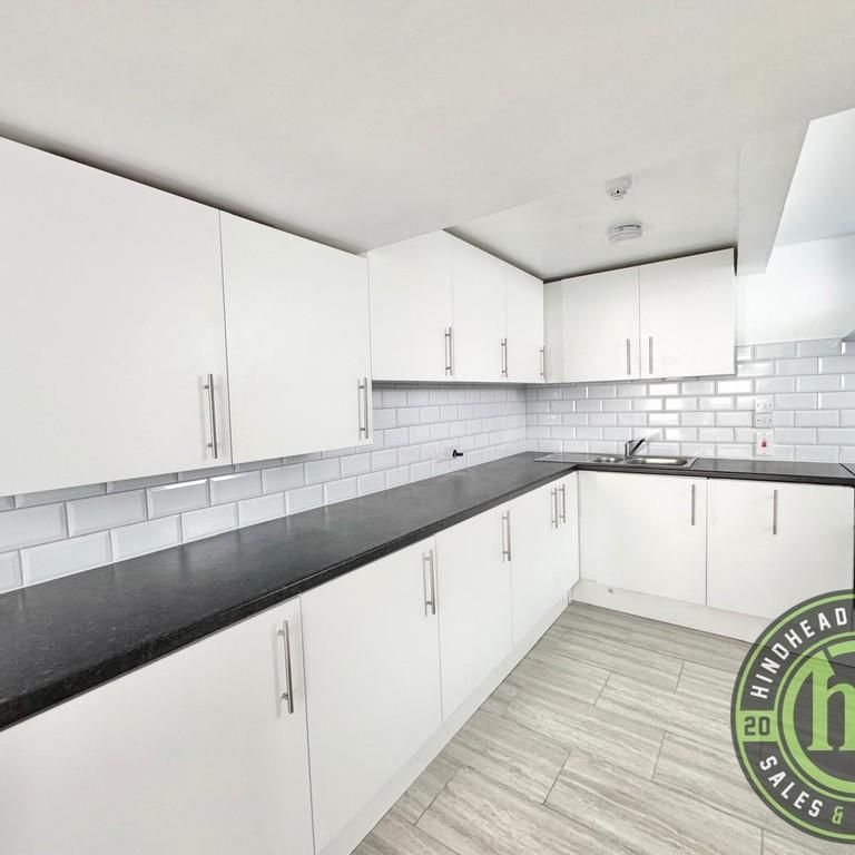 1 bedroom in a house share to rent - Photo 1